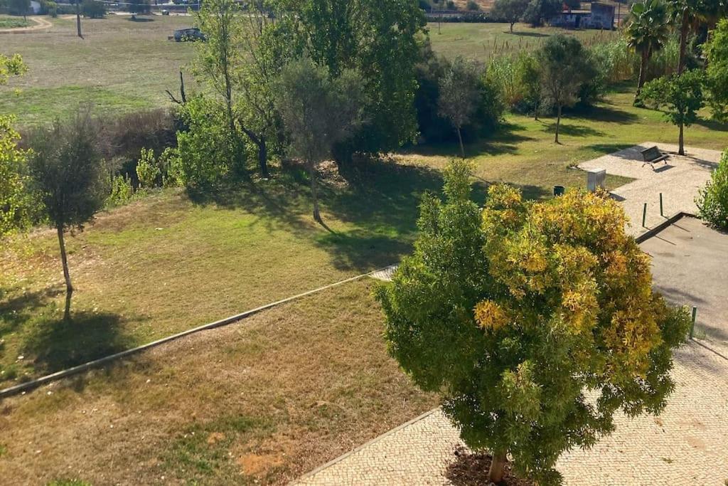 Vivenda Espacosa E Luminosa Villa Quelfes Eksteriør bilde