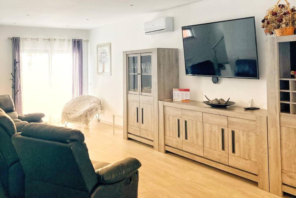 Vivenda Espacosa E Luminosa Villa Quelfes Eksteriør bilde