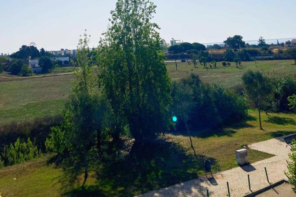 Vivenda Espacosa E Luminosa Villa Quelfes Eksteriør bilde